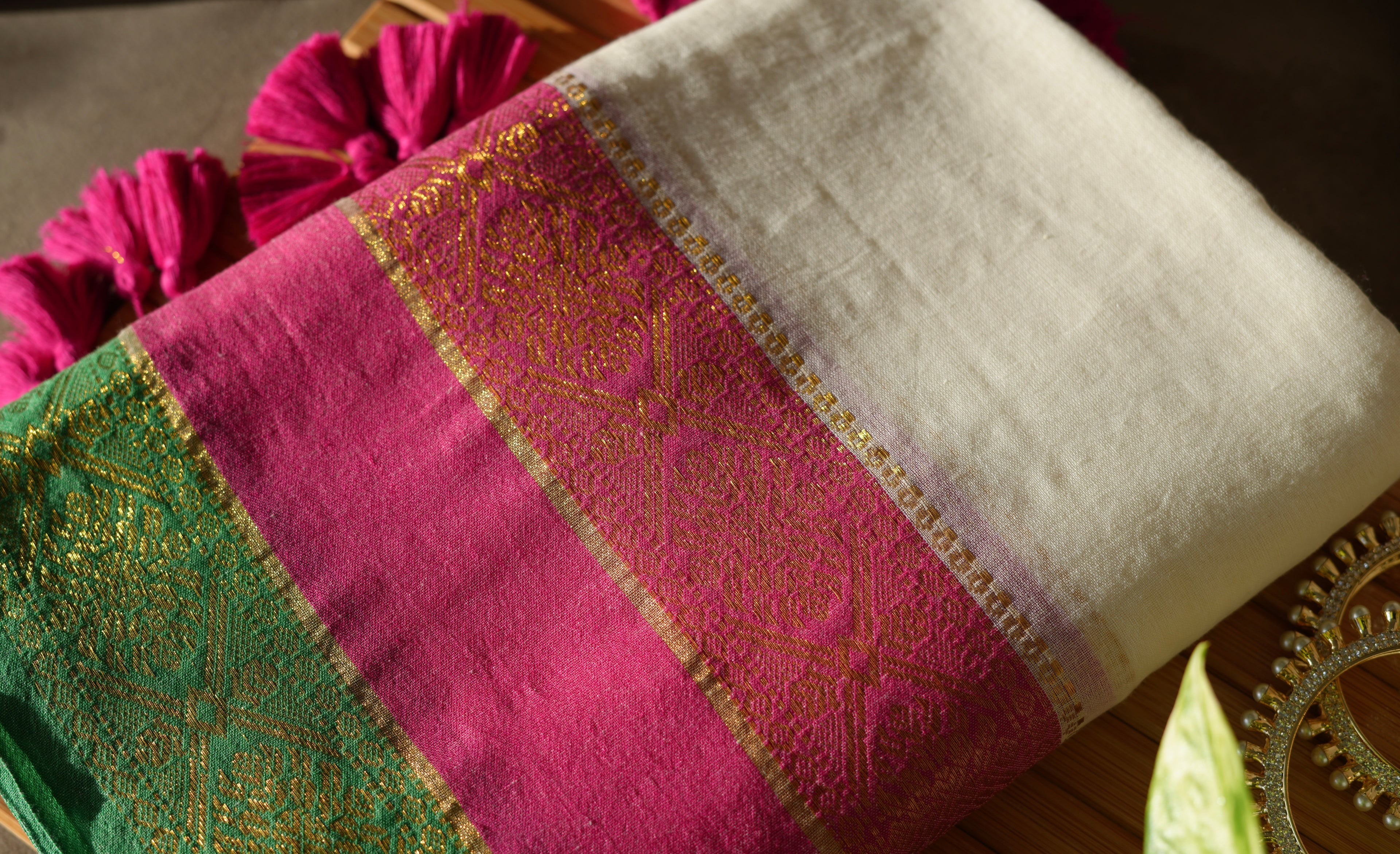 Vrindavan Bloom Mul Cotton Saree